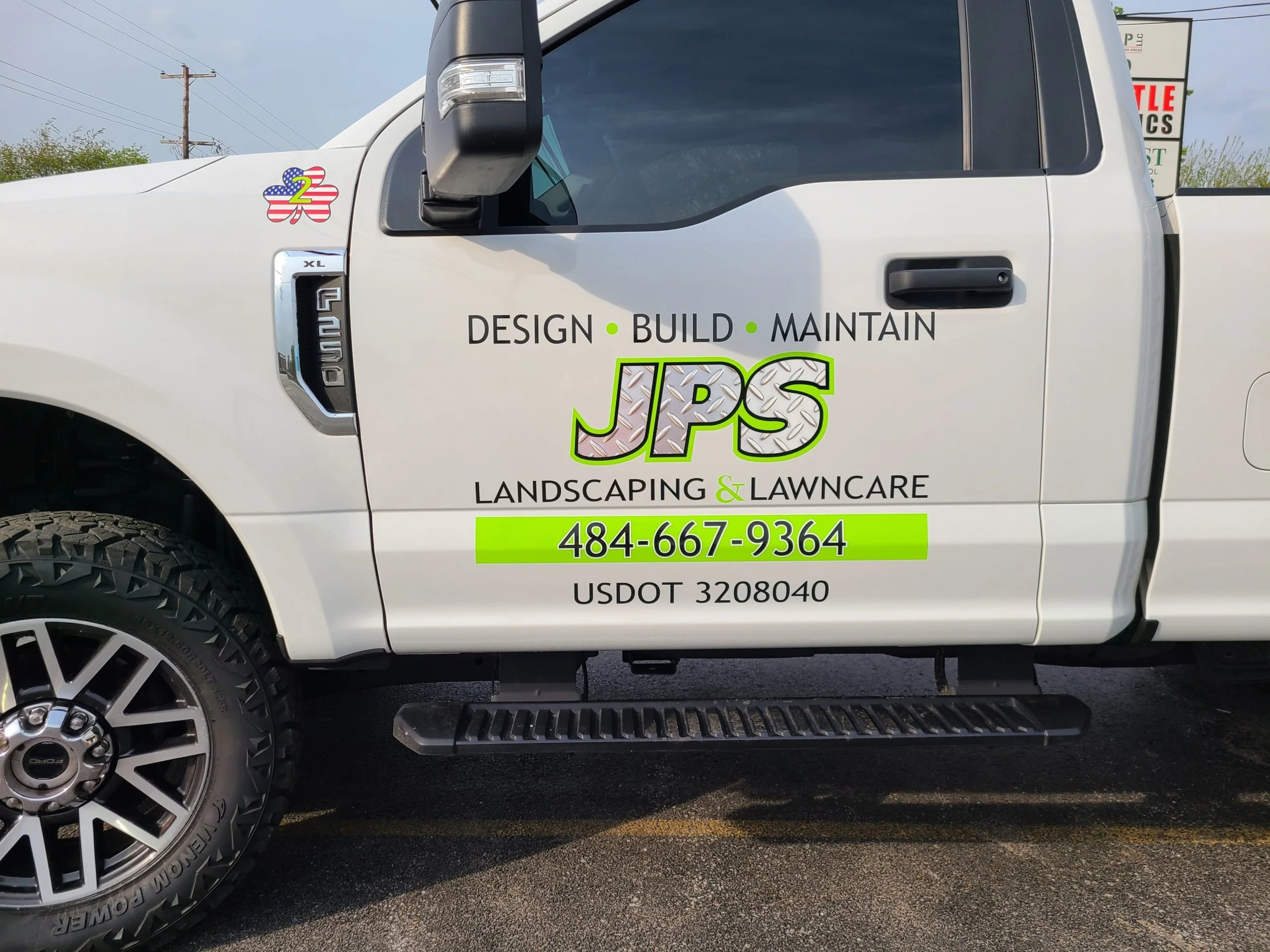 Custom vehicle vinyl lettering in New York